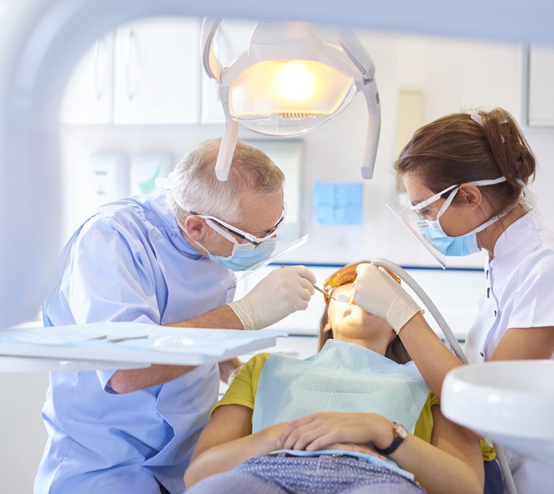 dentist performing root canals therapy in Richmond Hill