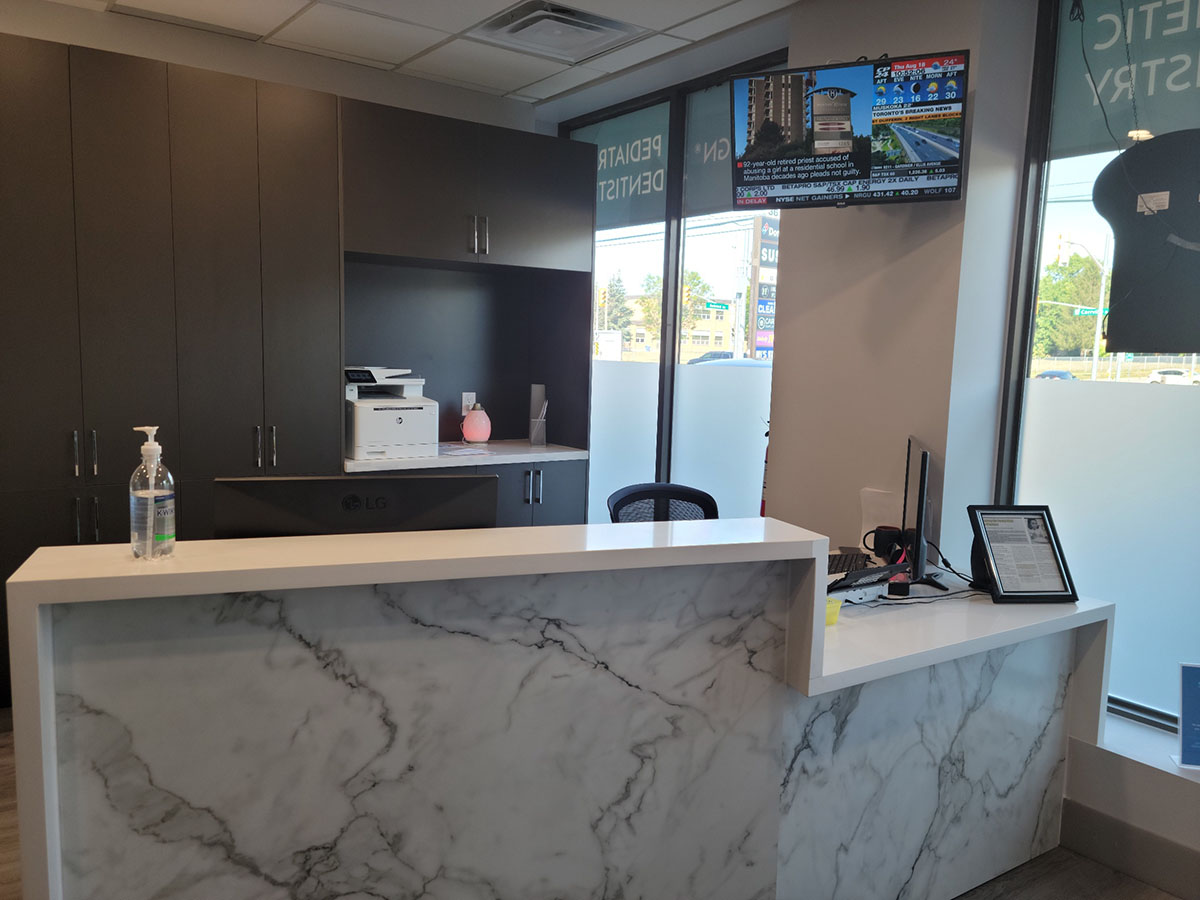 Front desk of Carrville Family Dentistry in Richmond Hill